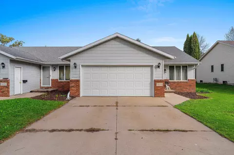 Exterior - 1400 W Weiland Ln, Appleton, WI 54914 photo 3 of 16
