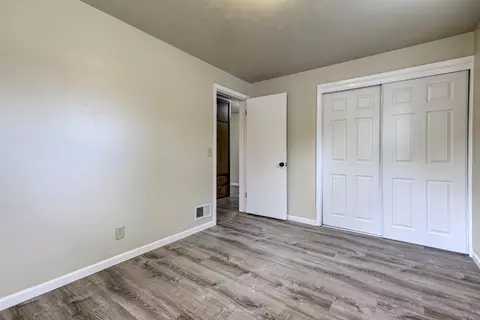 Bedroom - 1630 E Glendale Ave, Appleton, WI 54911 photo 5 of 7