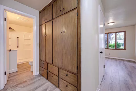 Entry Way - 1630 E Glendale Ave, Appleton, WI 54911 photo 1 of 2