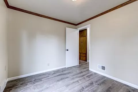 Bedroom - 1630 E Glendale Ave, Appleton, WI 54911 photo 3 of 7