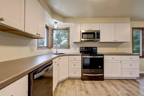 Kitchen - 1630 E Glendale Ave, Appleton, WI 54911 photo 5 of 5