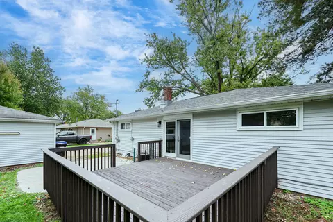Exterior - 1630 E Glendale Ave, Appleton, WI 54911 photo 5 of 9