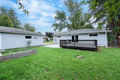 Exterior - 1630 E Glendale Ave, Appleton, WI 54911 photo 8 of 9