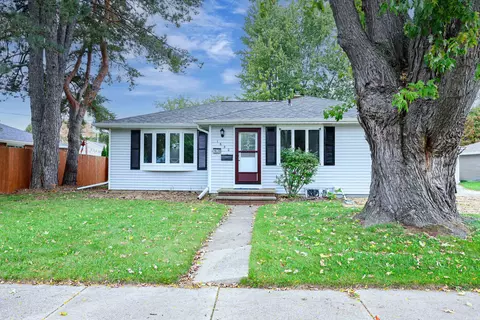 Exterior - 1630 E Glendale Ave, Appleton, WI 54911 photo 2 of 9