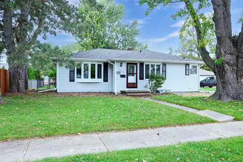 Exterior - 1630 E Glendale Ave, Appleton, WI 54911 photo 1 of 9