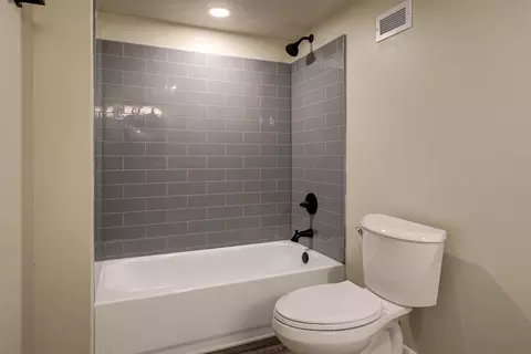 Bath - 1630 E Glendale Ave, Appleton, WI 54911 photo 3 of 3