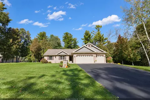 3330 Tarragon Trl, Green Bay, WI 54313
