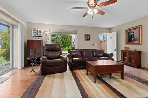 Living - 1013 S West Ave #C, Appleton, WI 54915 photo 1 of 4