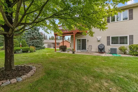 Exterior - 1013 S West Ave #C, Appleton, WI 54915 photo 7 of 11