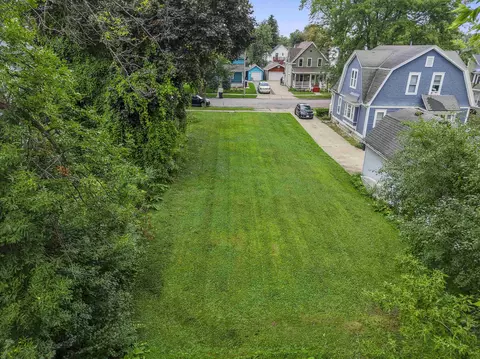 409 E Spring St, Appleton, WI 54911 photo 2