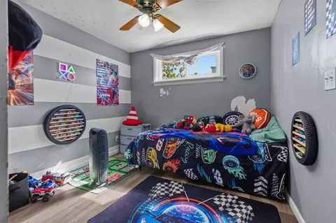 Bedroom - n4903 Ballard Road, Appleton, WI 54913 photo 1 of 10