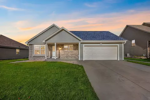 52 Rushmore Ln, Hartford, WI 53027