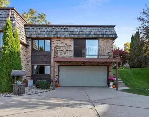 1140 Mt Mary Dr, Green Bay, WI 54311