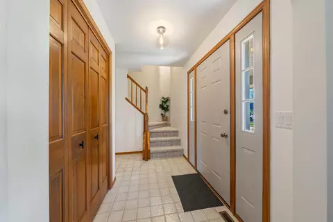 Entry Way - 2543 W Sunnyview Cir, Appleton, WI 54914 photo 1 of 2