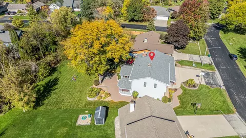 View/Area - 2543 W Sunnyview Cir, Appleton, WI 54914 photo 1 of 7