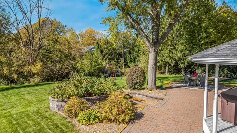 Exterior - 2543 W Sunnyview Cir, Appleton, WI 54914 photo 6 of 6