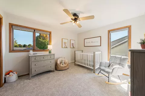Bedroom - 2543 W Sunnyview Cir, Appleton, WI 54914 photo 6 of 7