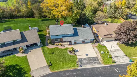 View/Area - 2543 W Sunnyview Cir, Appleton, WI 54914 photo 5 of 7