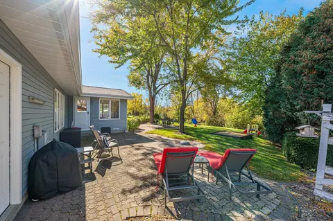 Exterior - 2543 W Sunnyview Cir, Appleton, WI 54914 photo 2 of 6