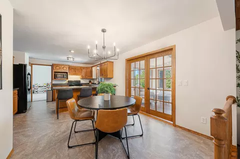 Dining - 2543 W Sunnyview Cir, Appleton, WI 54914 photo 3 of 3