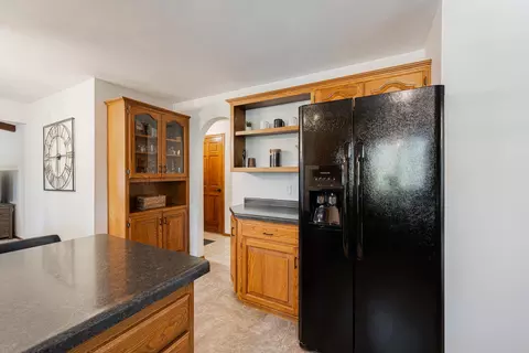 Kitchen - 2543 W Sunnyview Cir, Appleton, WI 54914 photo 2 of 6