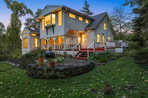 4569 Edgewater Beach Rd, Green Bay, WI 54311