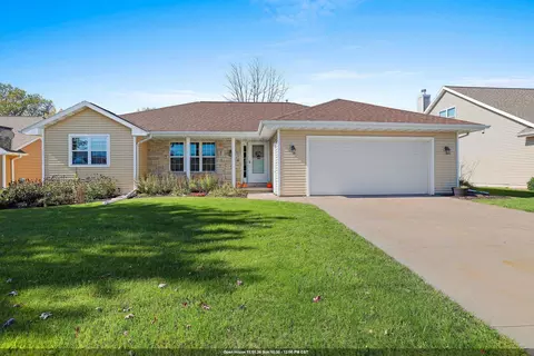 2182 W Melcorn Cir, De Pere, WI 54115
