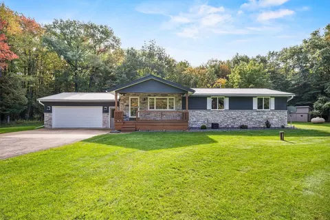 w1855 Krause Road, Marinette, WI 54143