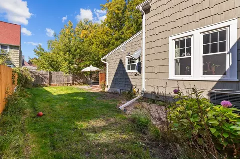 Exterior - 911 N Kin St, Appleton, WI 54911 photo 11 of 13