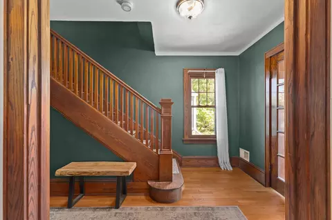 Entry Way - 911 N Kin St, Appleton, WI 54911 photo 4 of 4