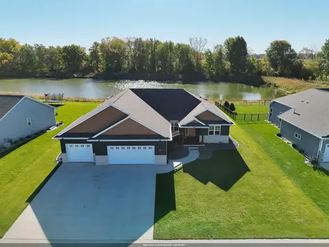 1612 Marie Ln, Green Bay, WI 54313