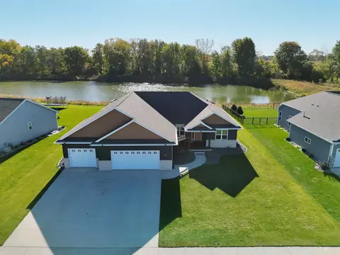 1612 Marie Ln, Green Bay, WI 54313