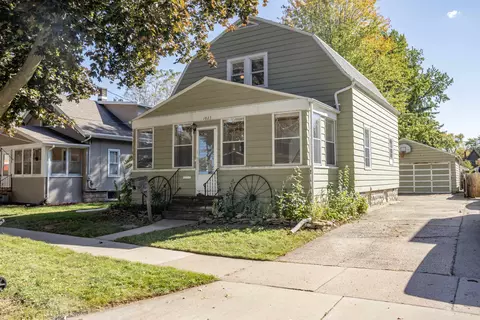 1023 W Commercial St, Appleton, WI 54914