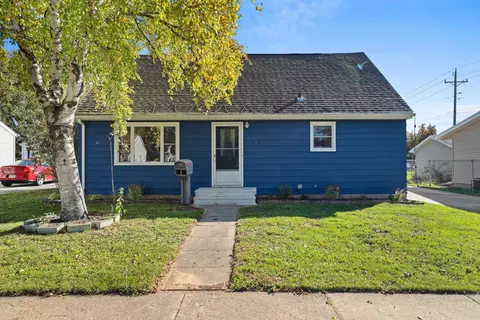 Exterior - 1408 N Wayne St, Appleton, WI 54911 photo 3 of 12