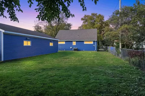 Exterior - 1408 N Wayne St, Appleton, WI 54911 photo 2 of 12