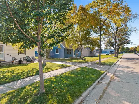 View/Area - 1408 N Wayne St, Appleton, WI 54911 photo 2 of 15
