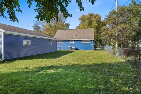 Exterior - 1408 N Wayne St, Appleton, WI 54911 photo 8 of 12
