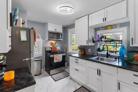 Kitchen - 826 W 4th St, Appleton, WI 54914 photo 7 of 10