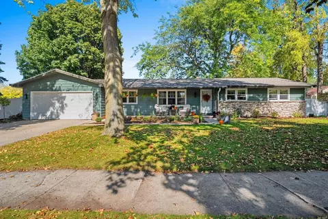 344 Miramar Dr, Green Bay, WI 54301