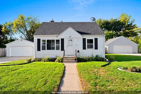1101 9th St, Green Bay, WI 54304