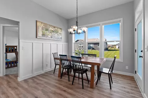 Dining - 2985 E Bluetopaz Dr, Appleton, WI 54913 photo 1 of 4