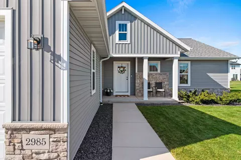 Exterior - 2985 E Bluetopaz Dr, Appleton, WI 54913 photo 2 of 8