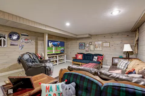 Living - 925 S Covenant Ln, Appleton, WI 54915 photo 3 of 3