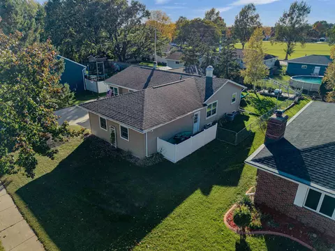 View/Area - 925 S Covenant Ln, Appleton, WI 54915 photo 1 of 15