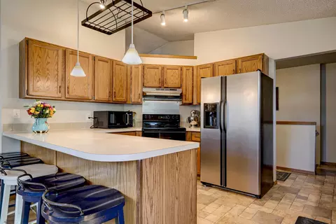 Kitchen - 925 S Covenant Ln, Appleton, WI 54915 photo 2 of 3