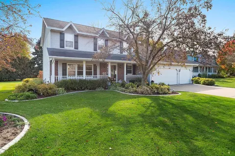 223 Mandella Ct, Neenah, WI 54956