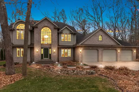 1789 Maidstone Cir, Green Bay, WI 54313