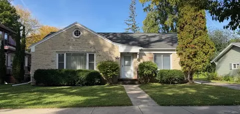 1036 S Roosevelt St, Green Bay, WI 54301