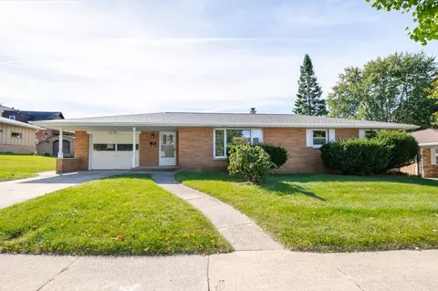 2056 Zeise Ave, Green Bay, WI 54302