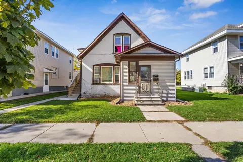 832 S Maple Ave, Green Bay, WI 54304
